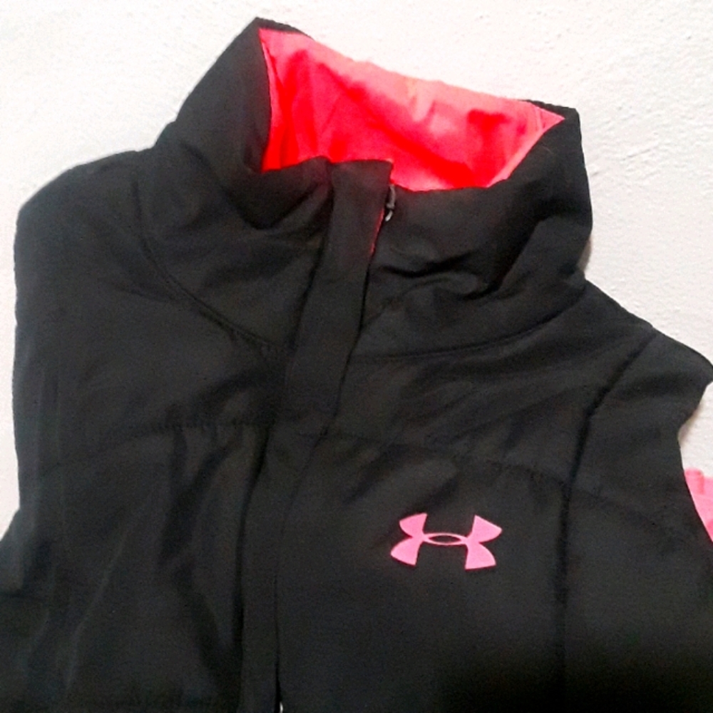 Under Armour zip up vest
